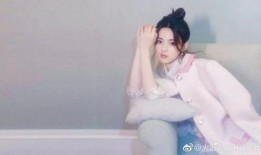 杨超越爆料男团恋情视频,甜蜜瞬间引网友热议