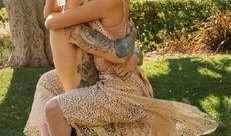 网友爆料海莉比伯视频,甜蜜互动引网友热议